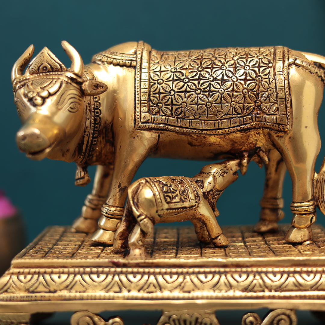 Brass Kamadhenu Cow With Calf In 8"