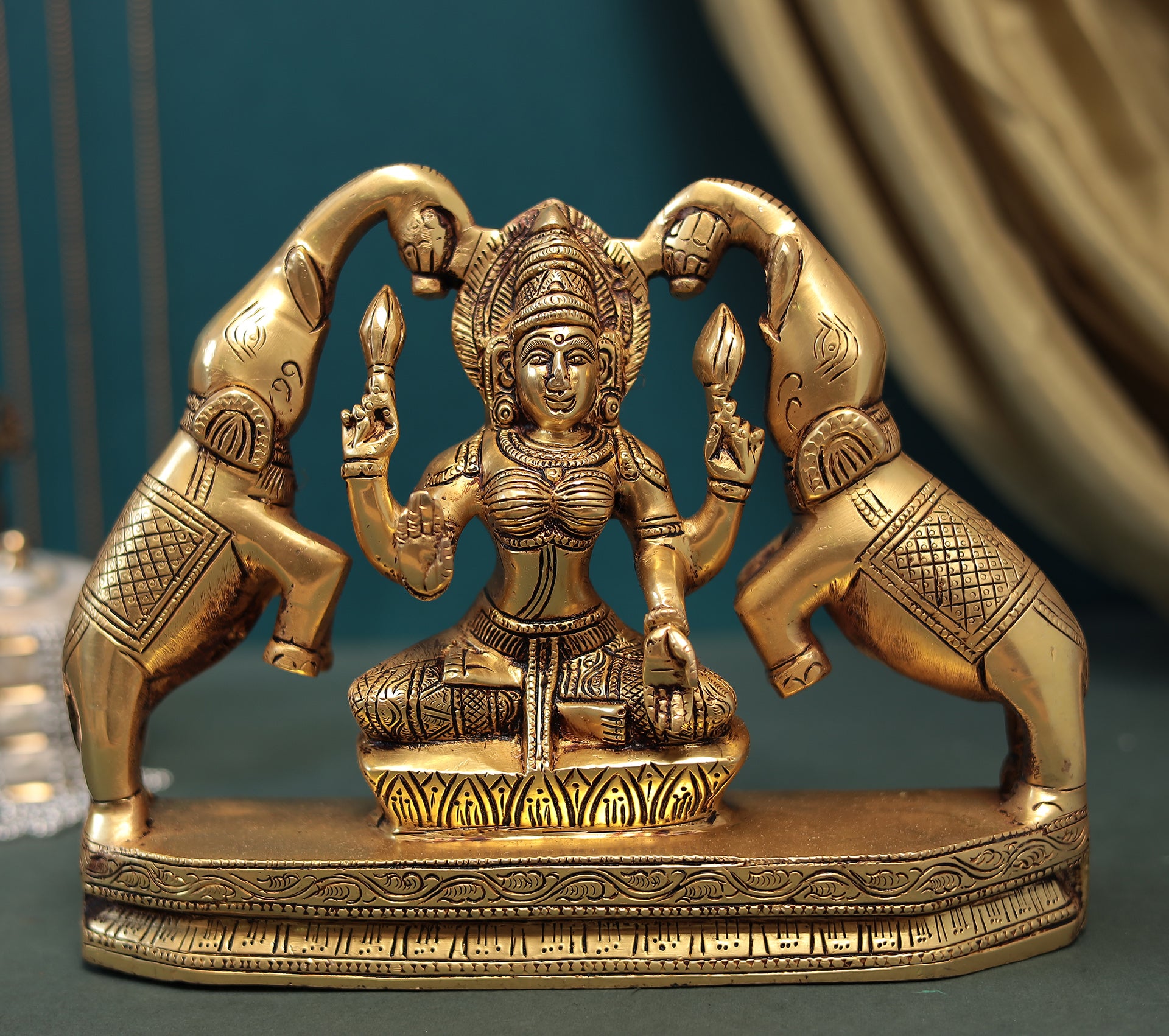 Brass Goddess Gaja (Elepahant) Lakshmi Idol In 7.5 Inches (19 Cm)