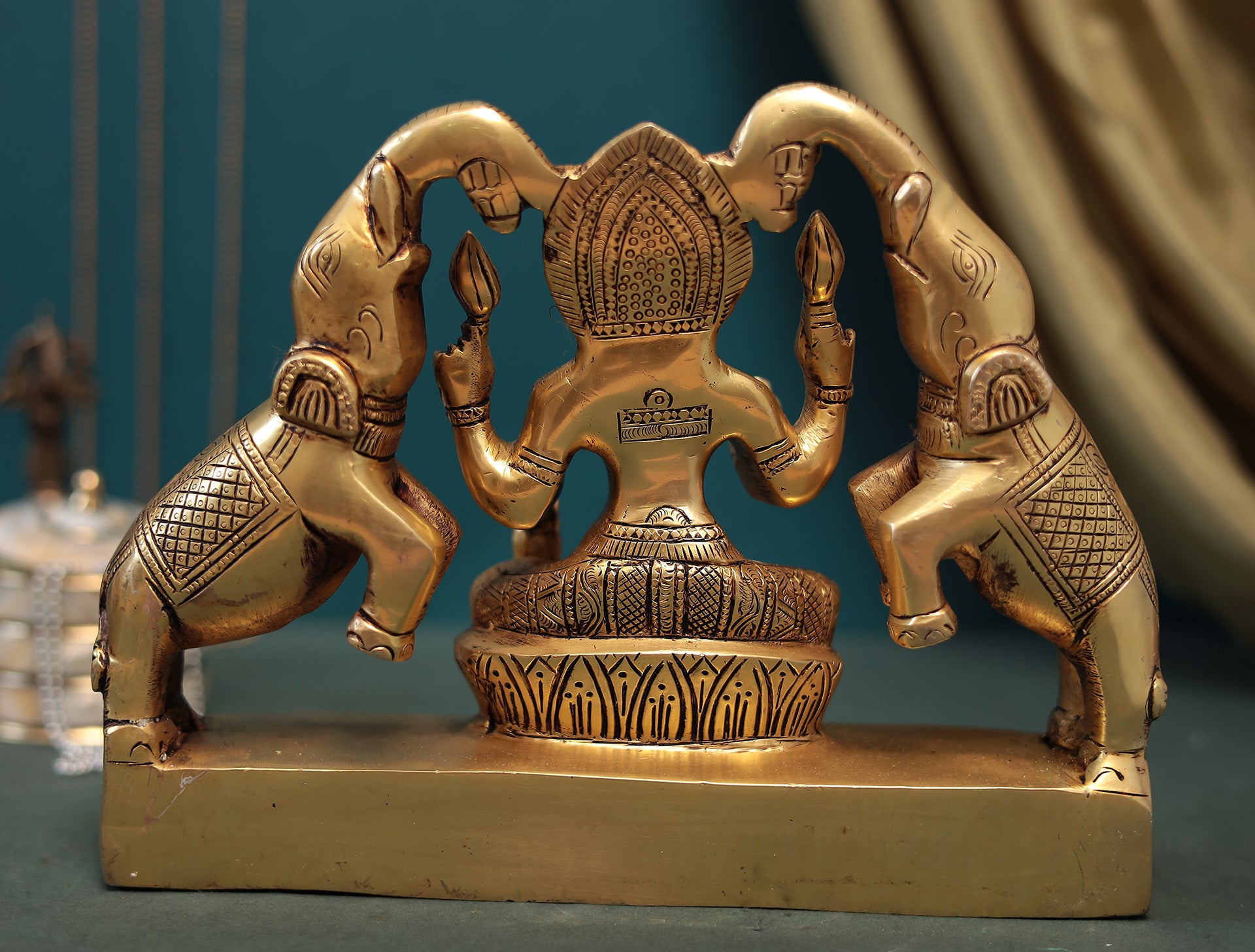 Brass Goddess Gaja (Elepahant) Lakshmi Idol In 7.5 Inches (19 Cm)