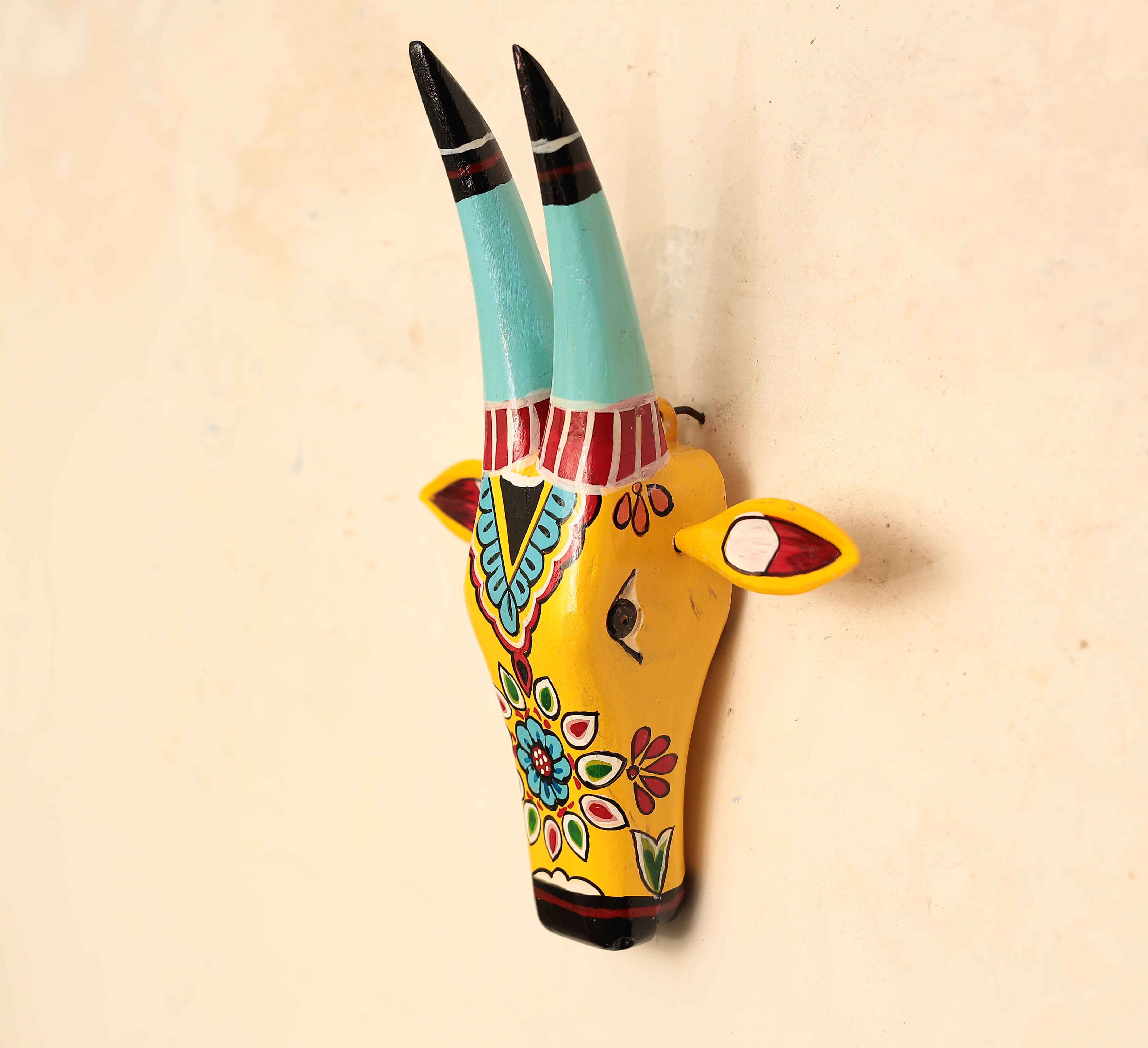 Exquisite Wooden Decorative Cow Head For Wall Decor In 11 Inches