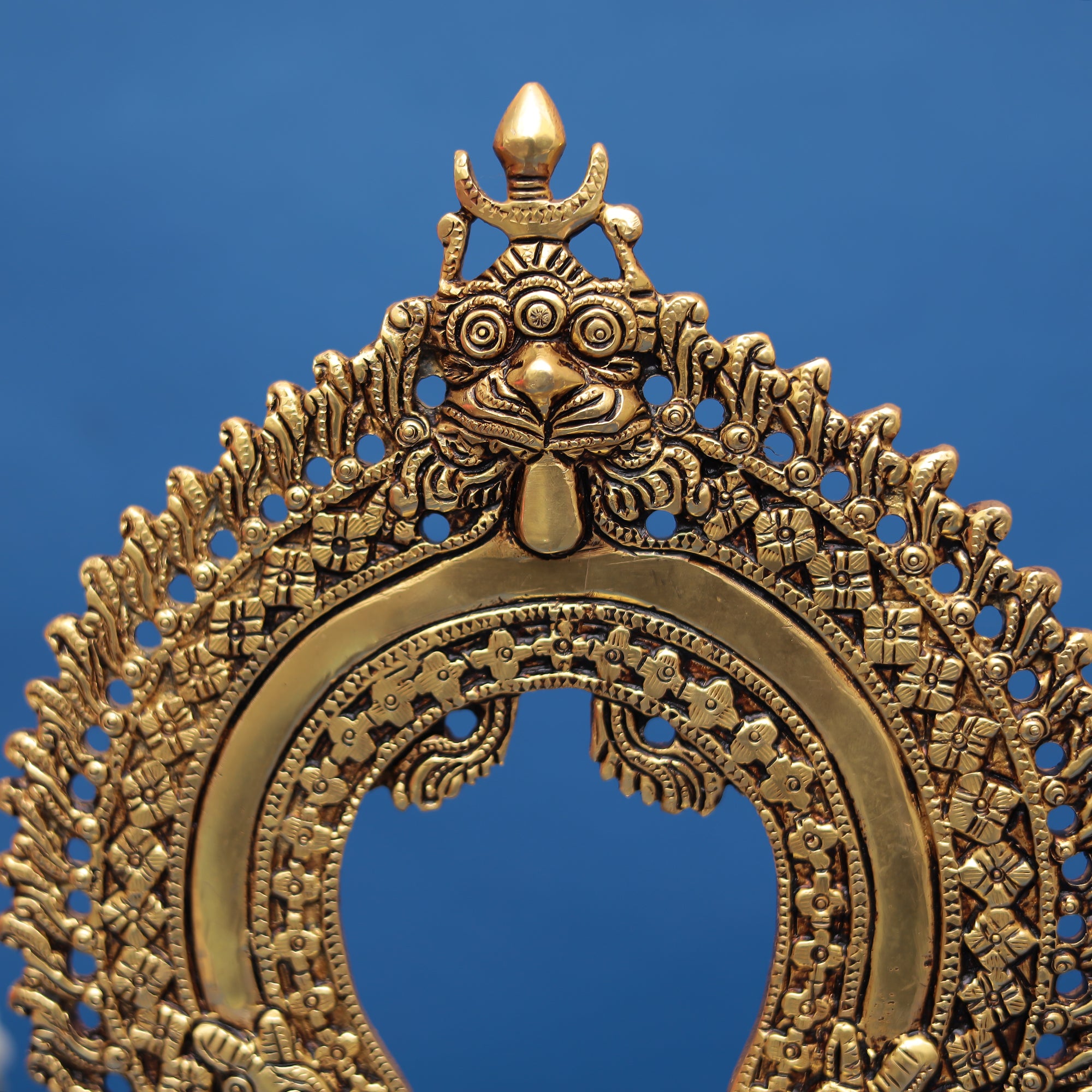 Small Brass Throne with Kirtimukha Prabhavali 12" INCH