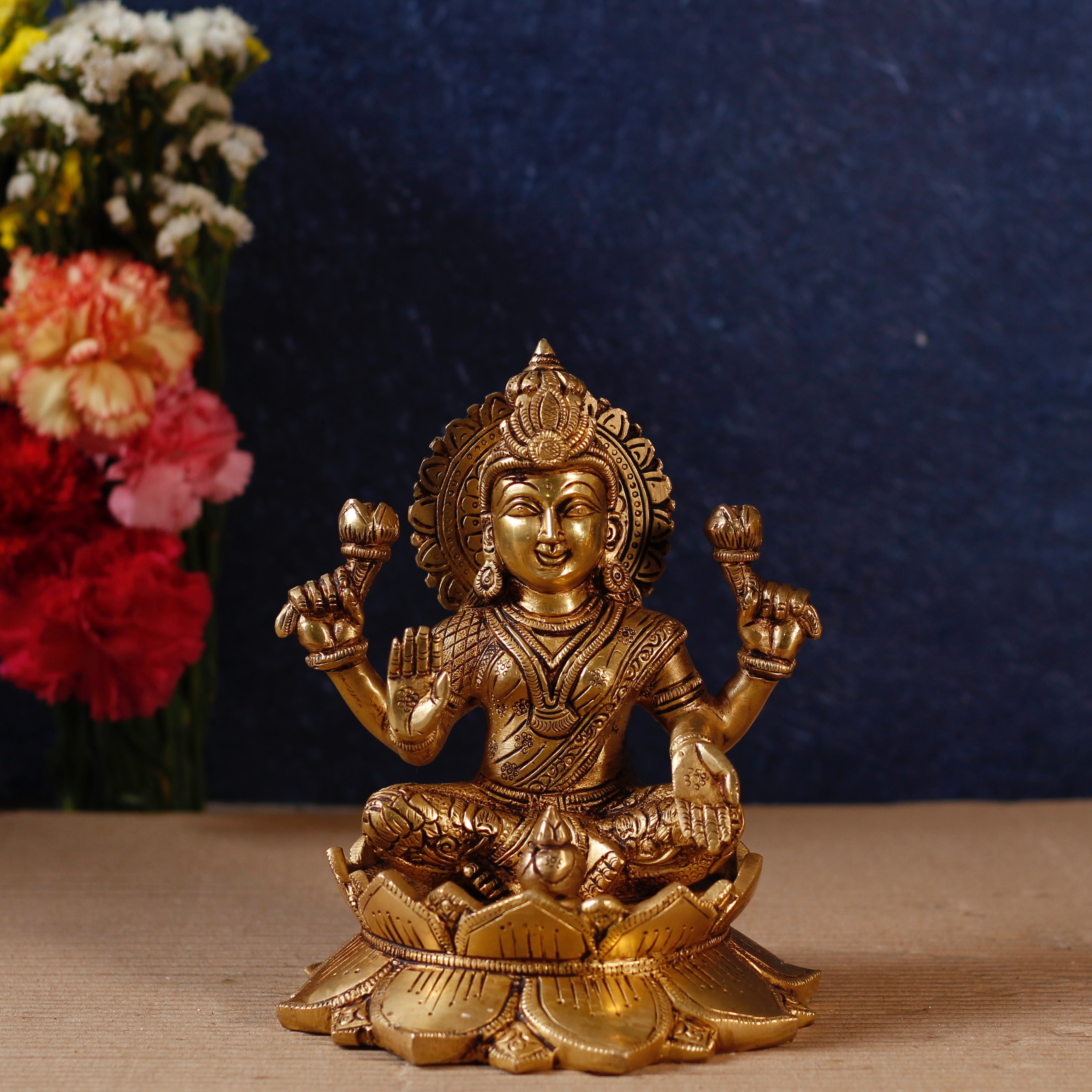 Divine Maa Lakshmi Statue