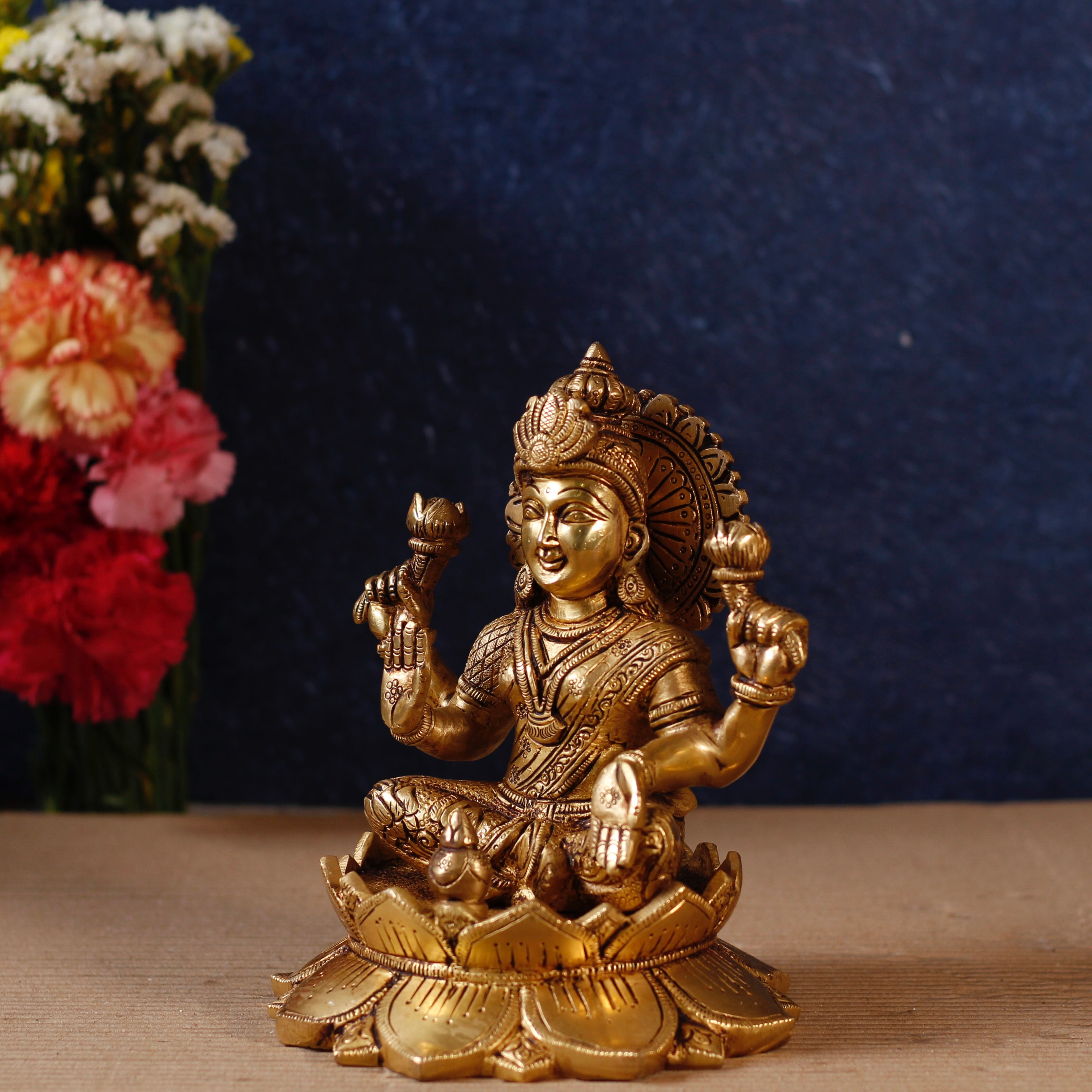 Divine Maa Lakshmi Statue