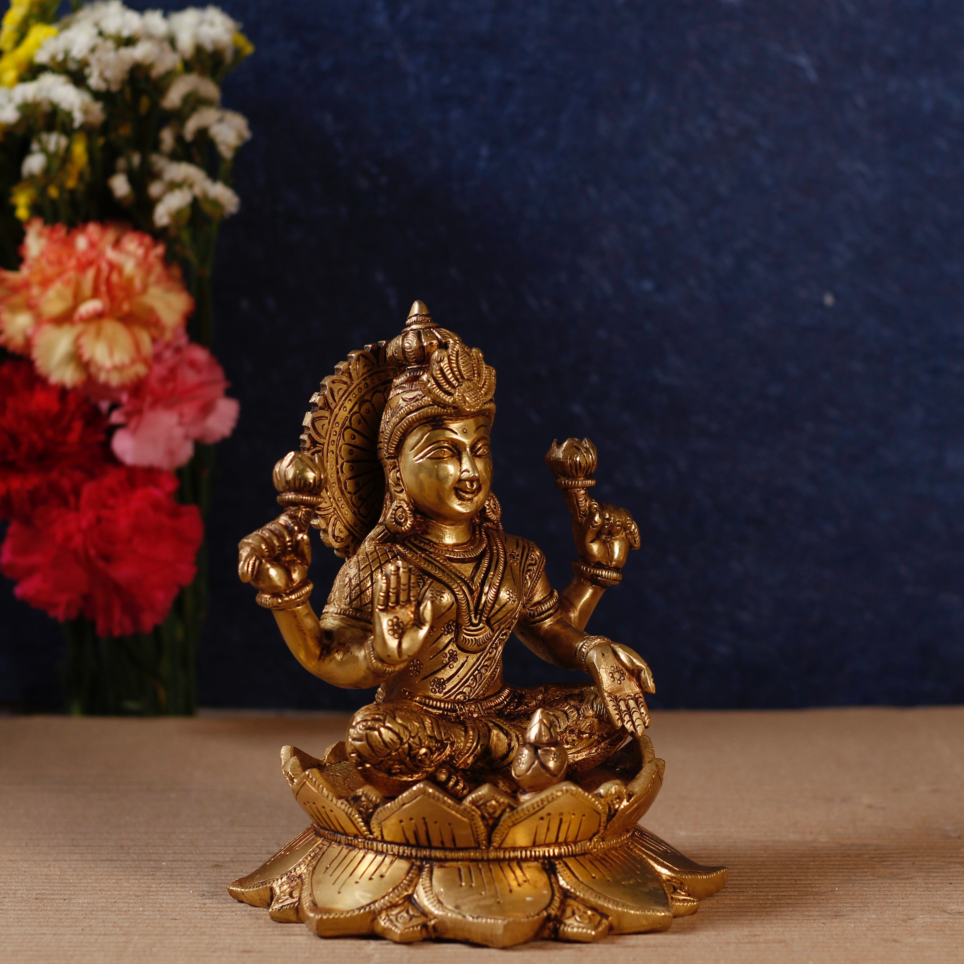 Divine Maa Lakshmi Statue