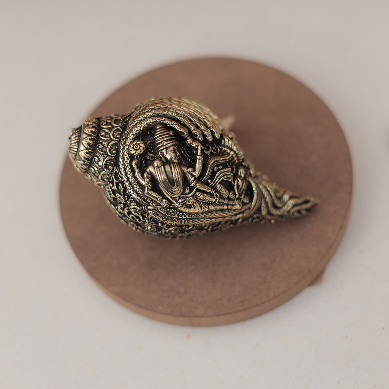 Brass vishnu shankh, a decorative and religiously significant conch shell in 4 and 3 Inches Length