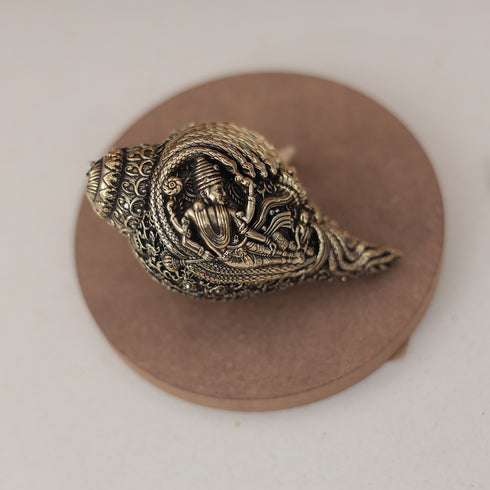 Brass vishnu shankh, a decorative and religiously significant conch shell in 4 and 3 Inches Length