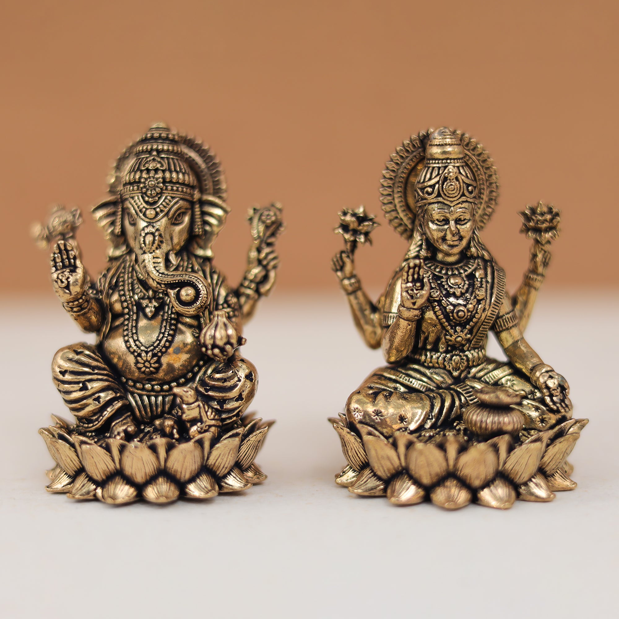 Diwali Special Lakshmi & Ganesh Idol Pair/Customised Gift Box In 2.5 Inches