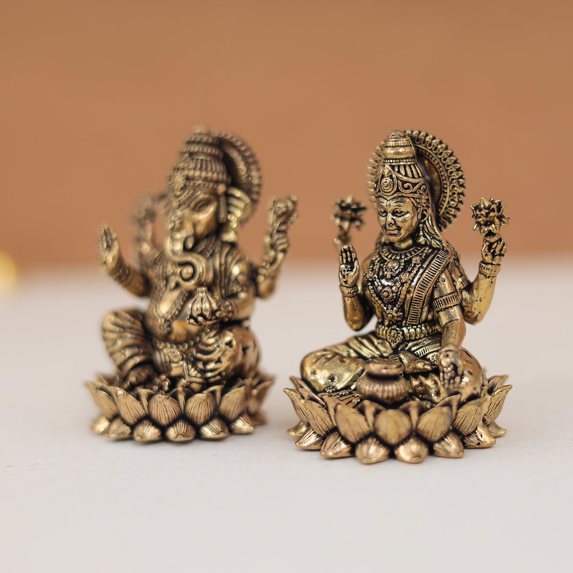 Diwali Special Lakshmi & Ganesh Idol Pair/Customised Gift Box In 2.5 Inches