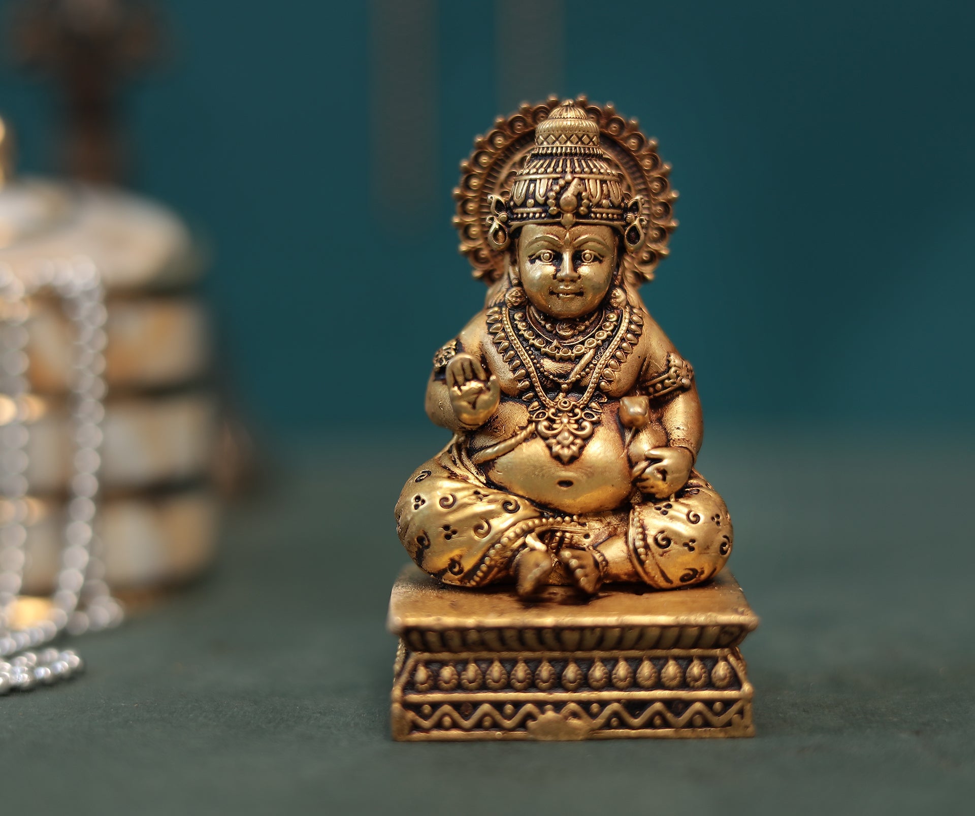 Superfine Antique Kuber - Symbol of Wealth (In Brass)