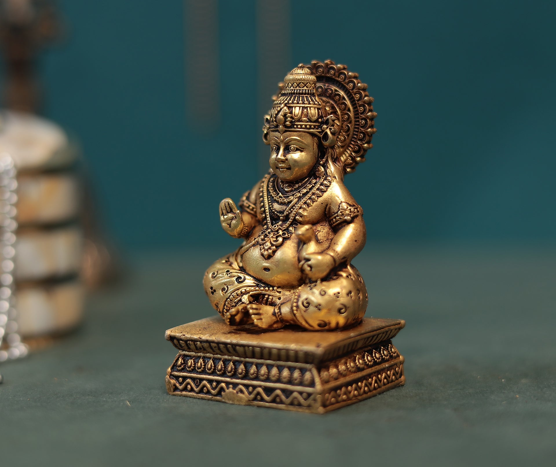 Superfine Antique Kuber - Symbol of Wealth (In Brass)