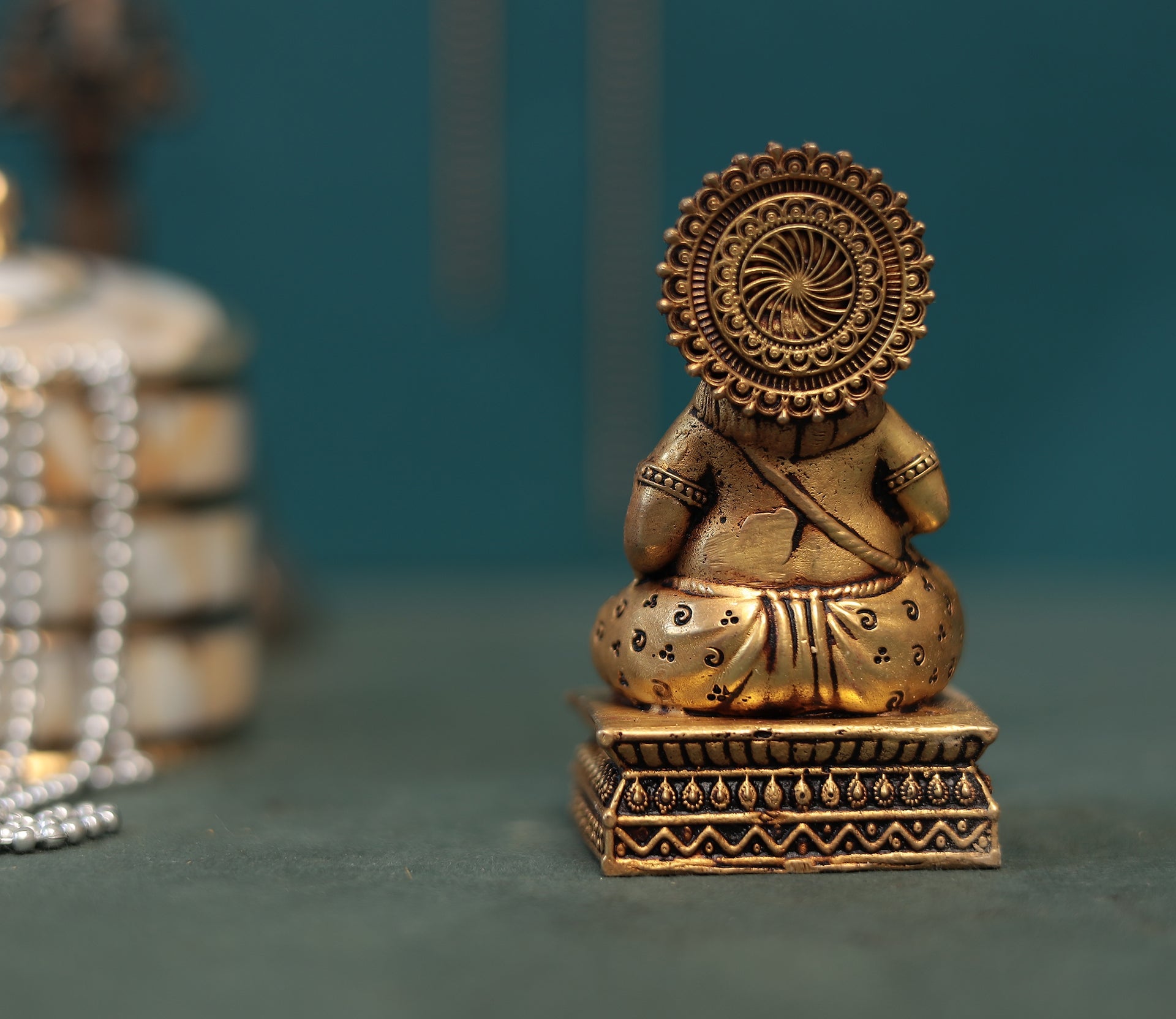 Superfine Antique Kuber - Symbol of Wealth (In Brass)