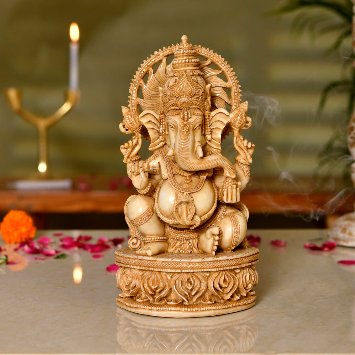 Gajanan – Handcrafted Marble Ganesha with Decorative Chakra | Antique Ivory Finish