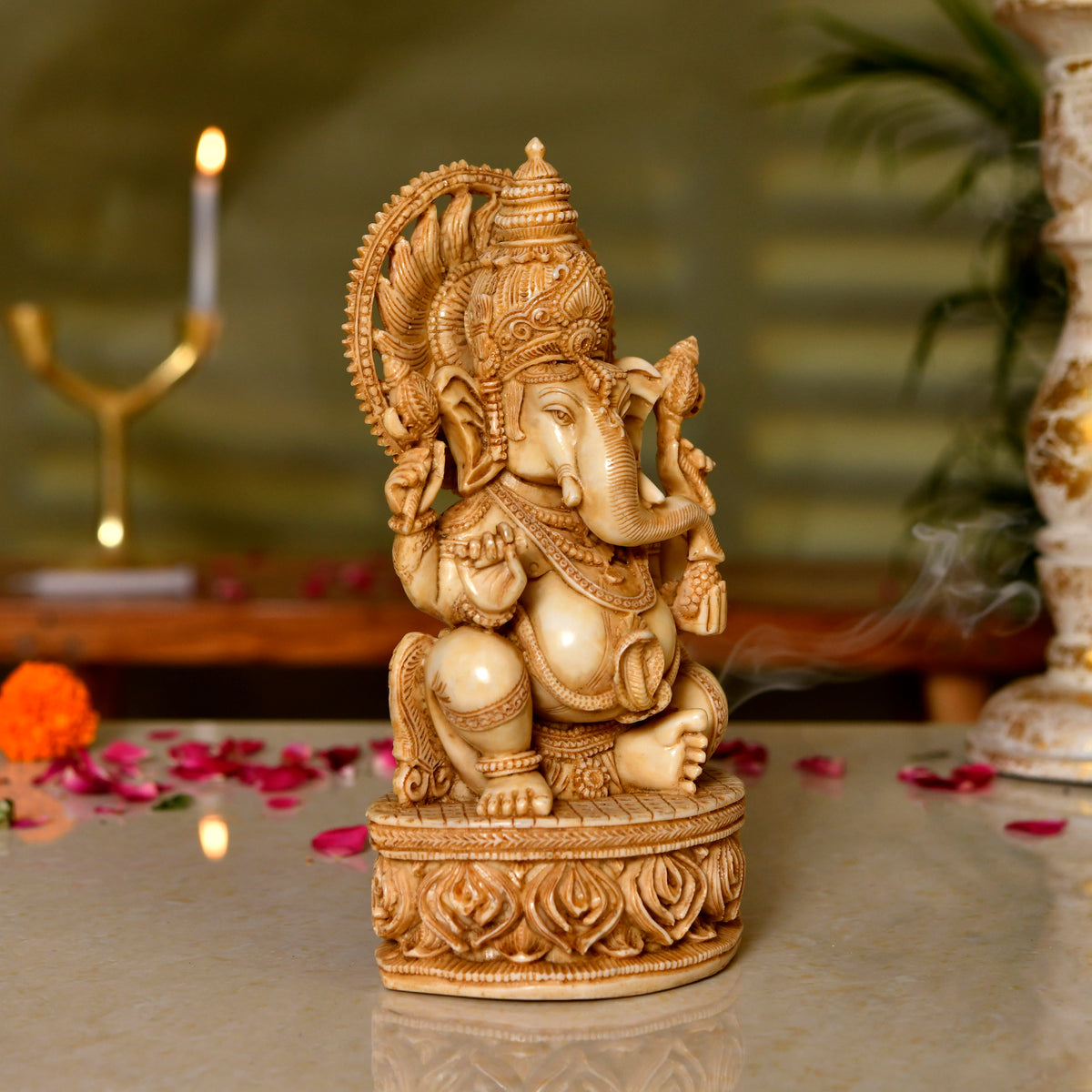 Gajanan – Handcrafted Marble Ganesha with Decorative Chakra | Antique Ivory Finish