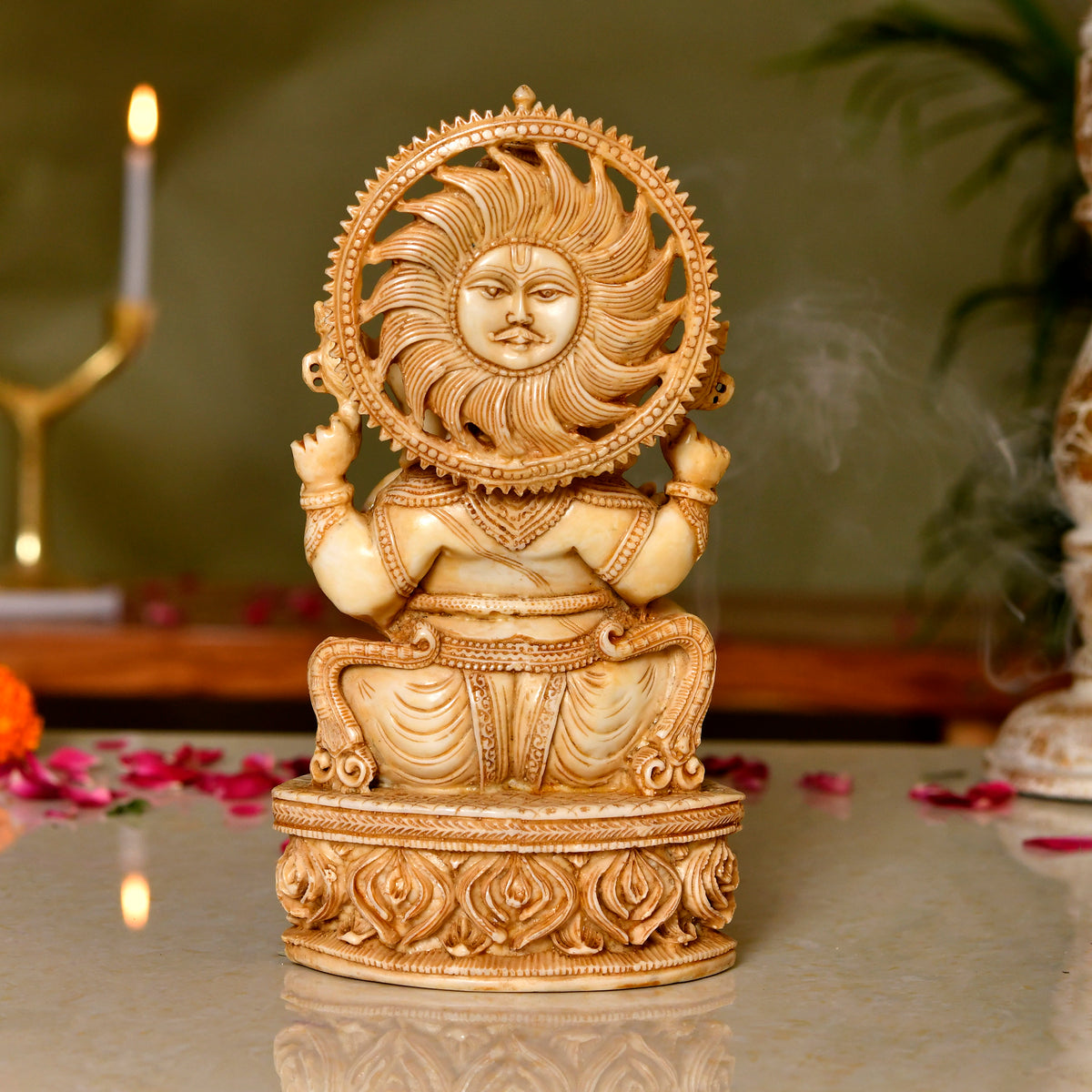 Gajanan – Handcrafted Marble Ganesha with Decorative Chakra | Antique Ivory Finish