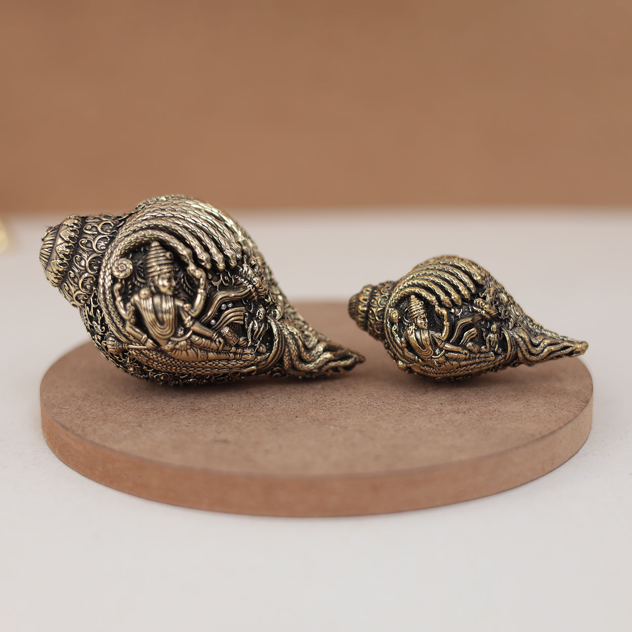 Brass vishnu shankh, a decorative and religiously significant conch shell in 4 and 3 Inches Length