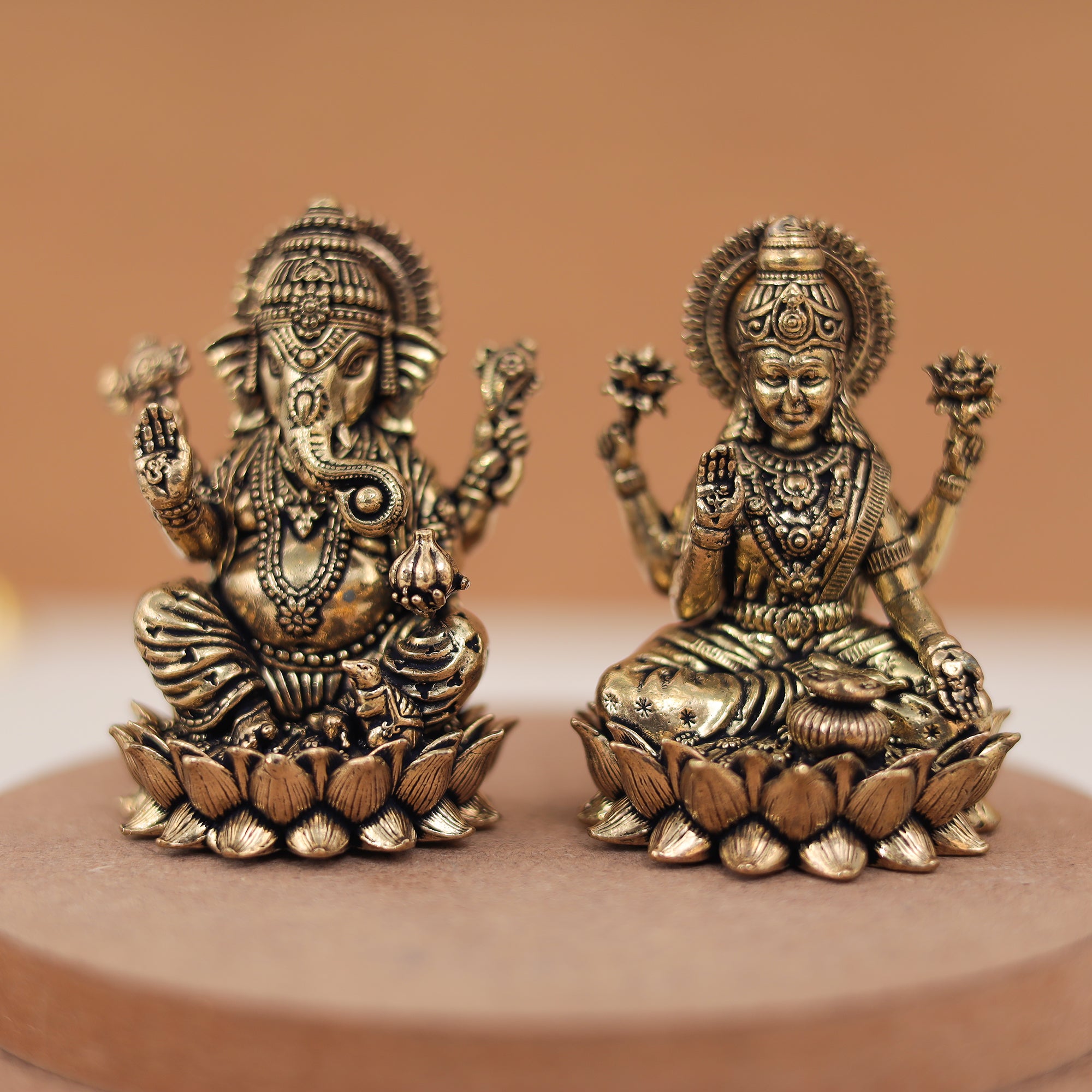 Diwali Special Lakshmi & Ganesh Idol Pair/Customised Gift Box In 2.5 Inches